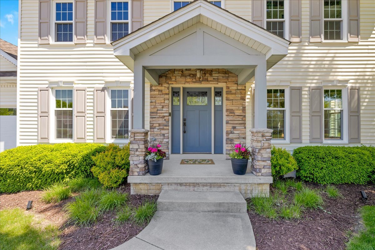 1252 Walsh Drive, Yorkville, IL 60560