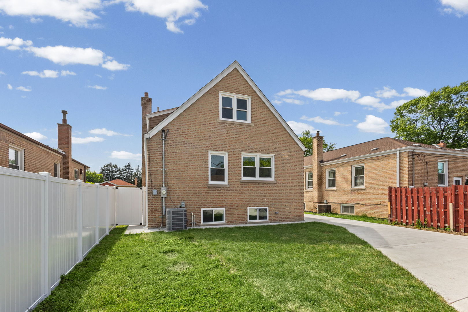 9411 S Springfield Avenue, Evergreen Park, IL 60805