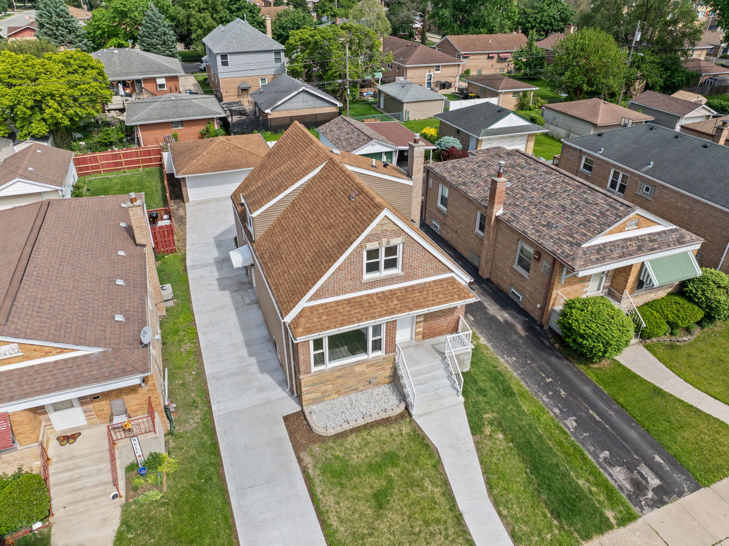 9411 S Springfield Avenue, Evergreen Park, IL 60805