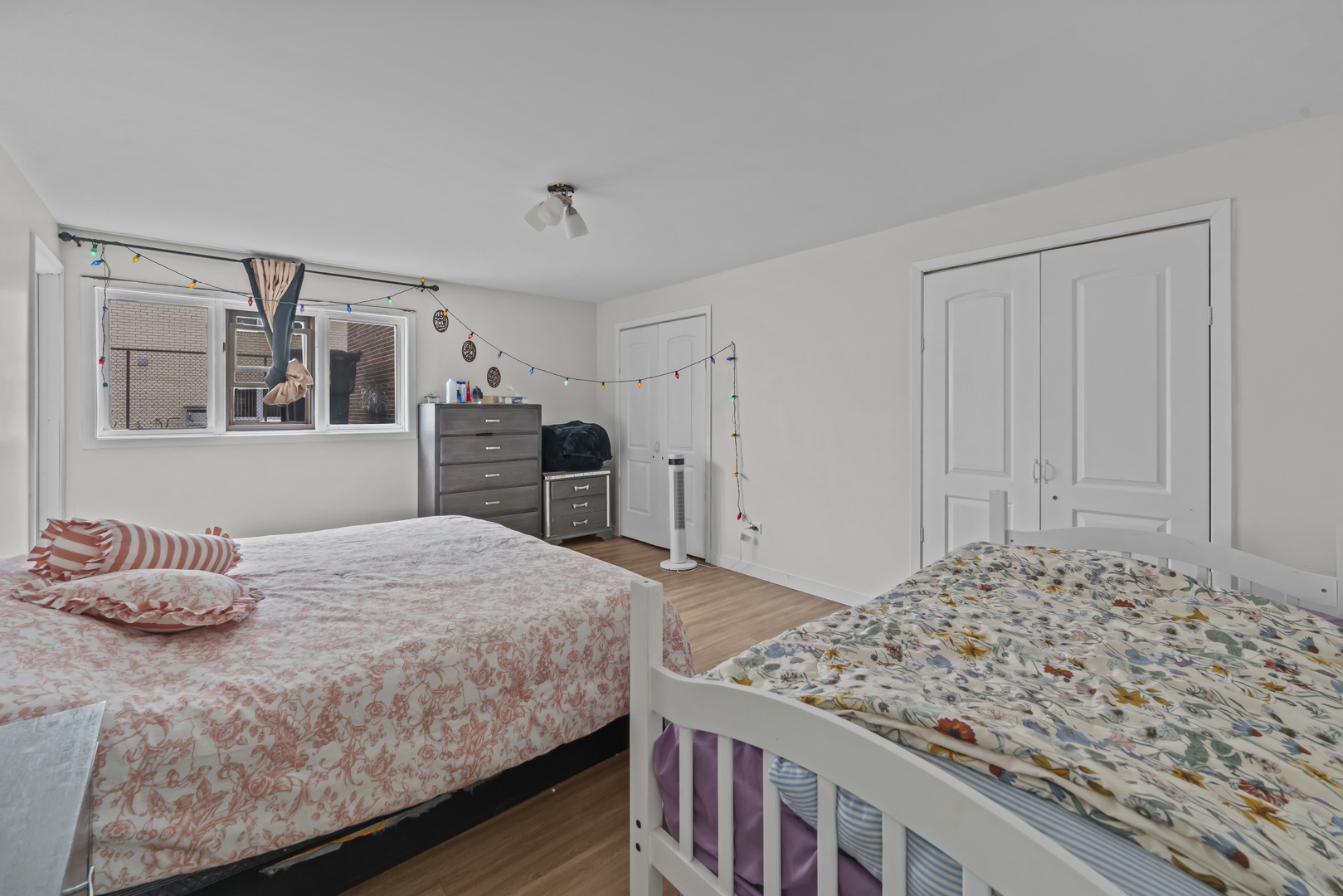 11201 S Helena Drive, Palos Hills, IL 60465