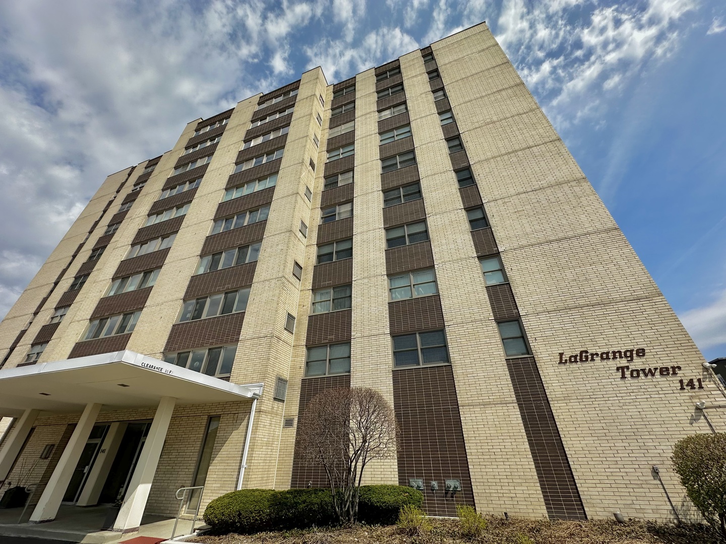 141 N La Grange Road #702, La Grange, IL 60525