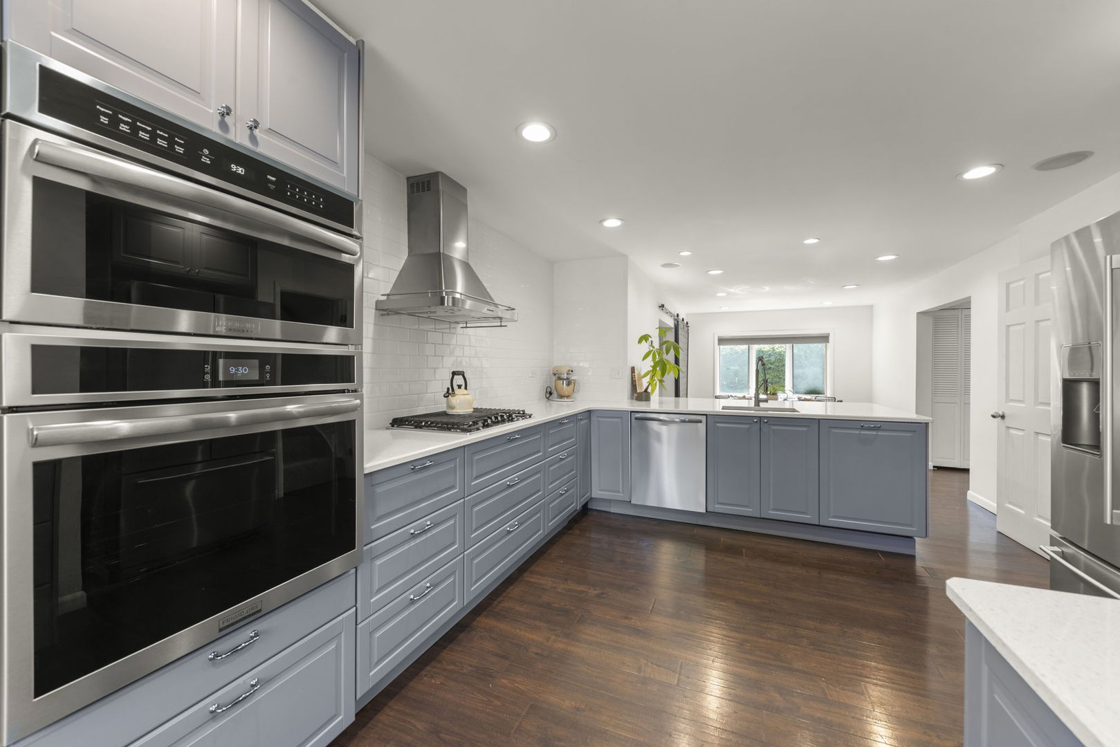 146 W Greenfield Avenue, Lombard, IL 60148