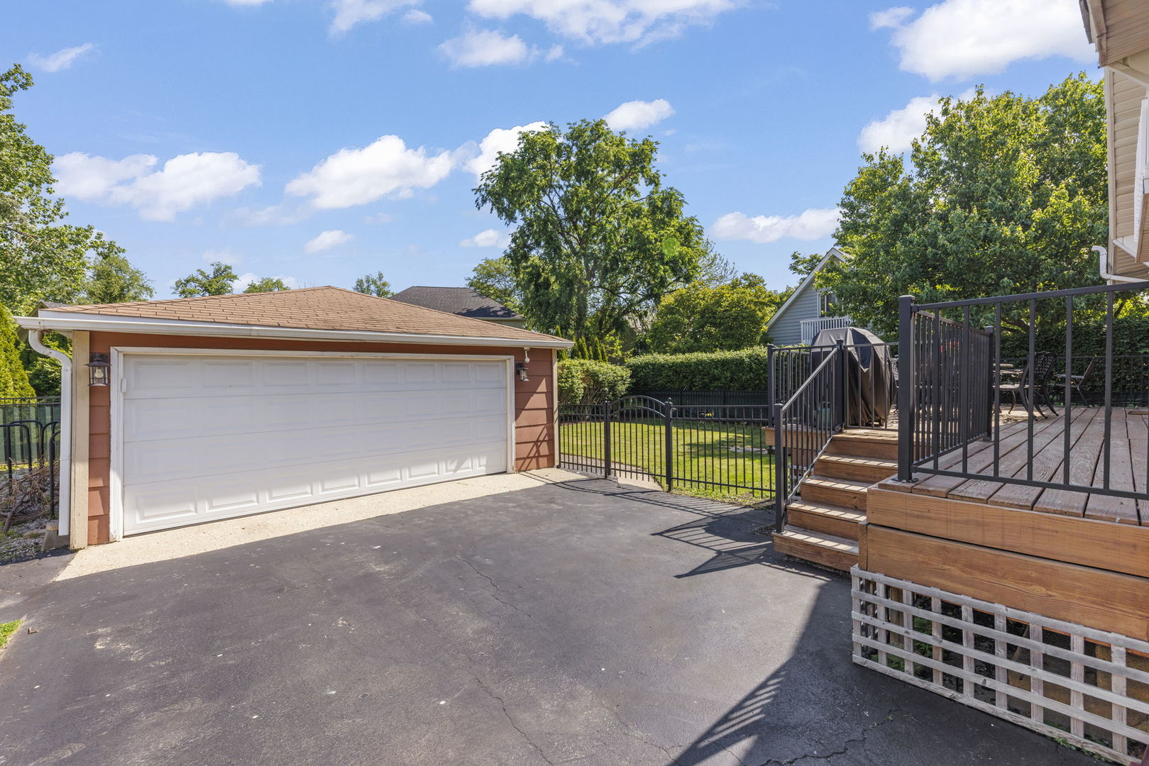 146 W Greenfield Avenue, Lombard, IL 60148