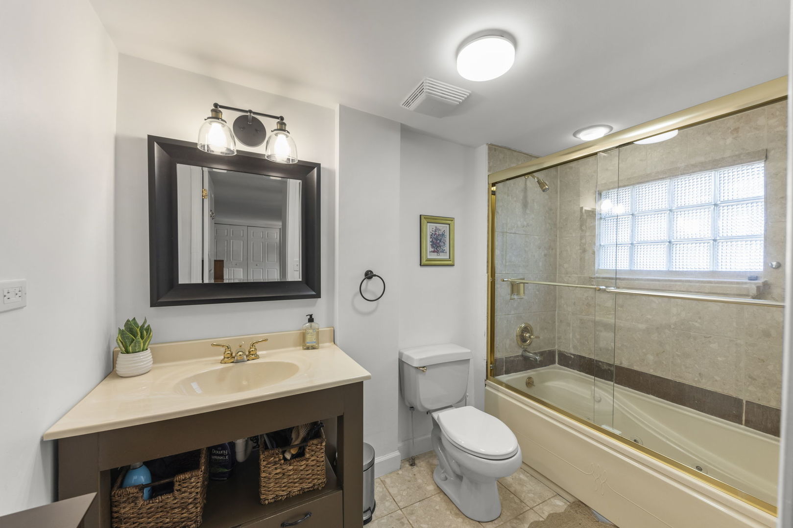 146 W Greenfield Avenue, Lombard, IL 60148