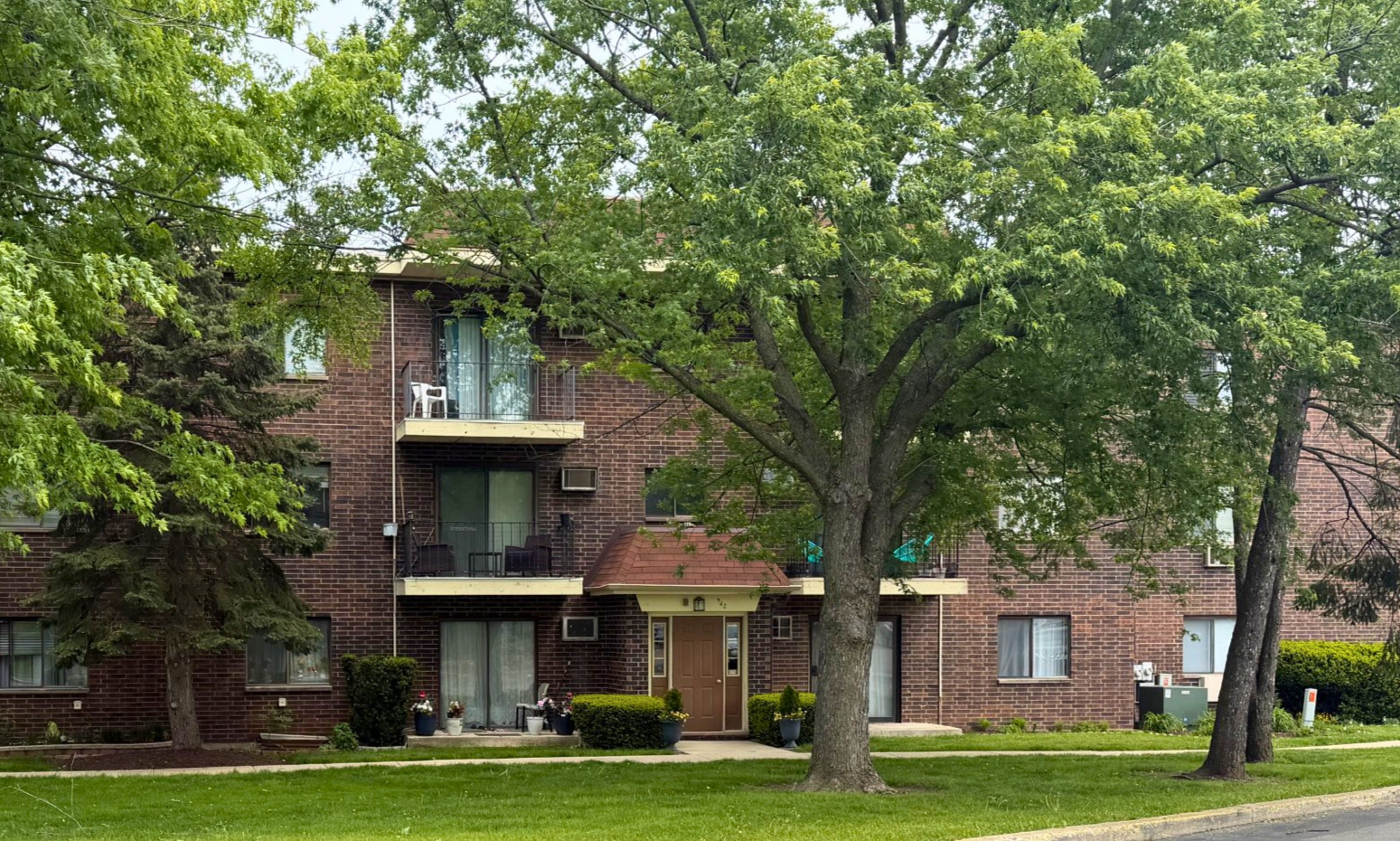 942 N Rohlwing Road #GF, Addison, IL 60101