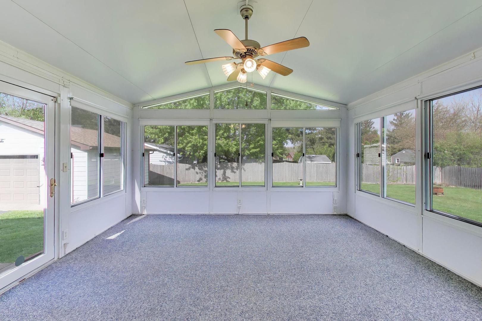 394 Pine Grove Avenue, Gurnee, IL 60031