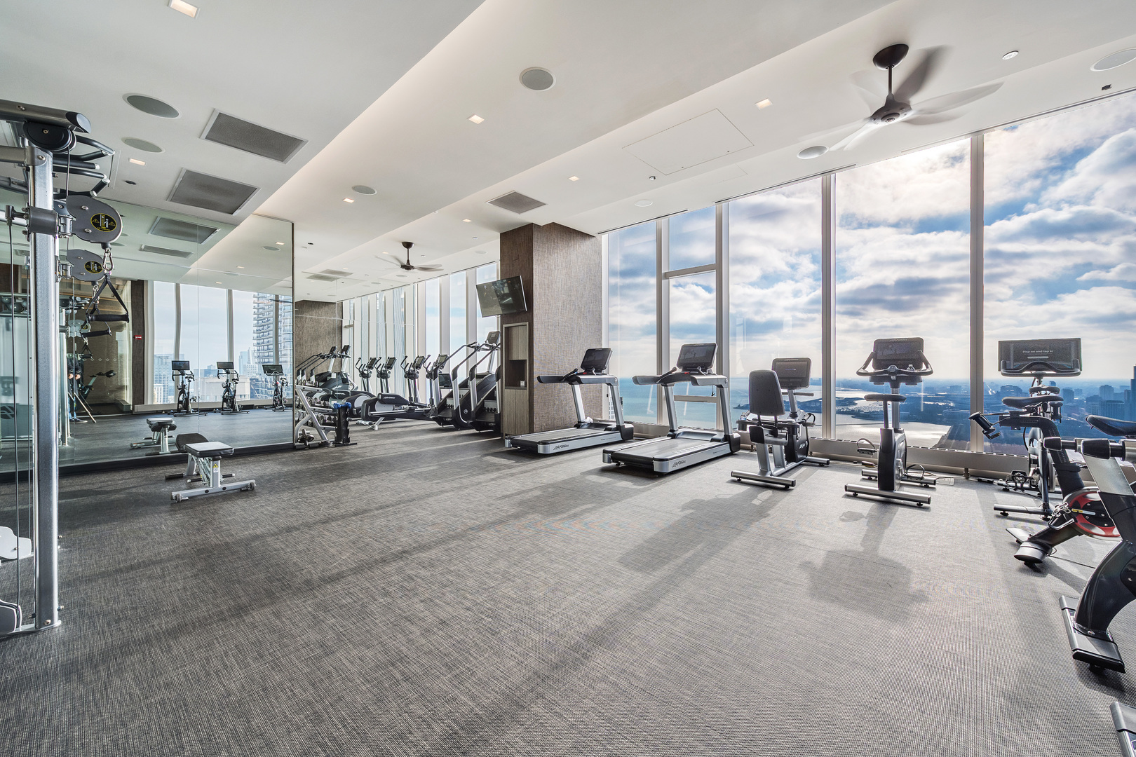 363 E Wacker Drive #6905, Chicago, IL 60601