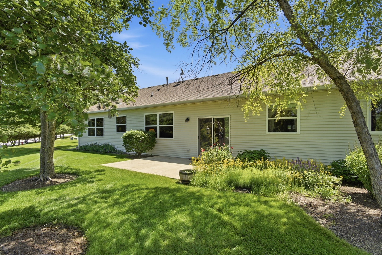 672 Cadillac Circle, Romeoville, IL 60446