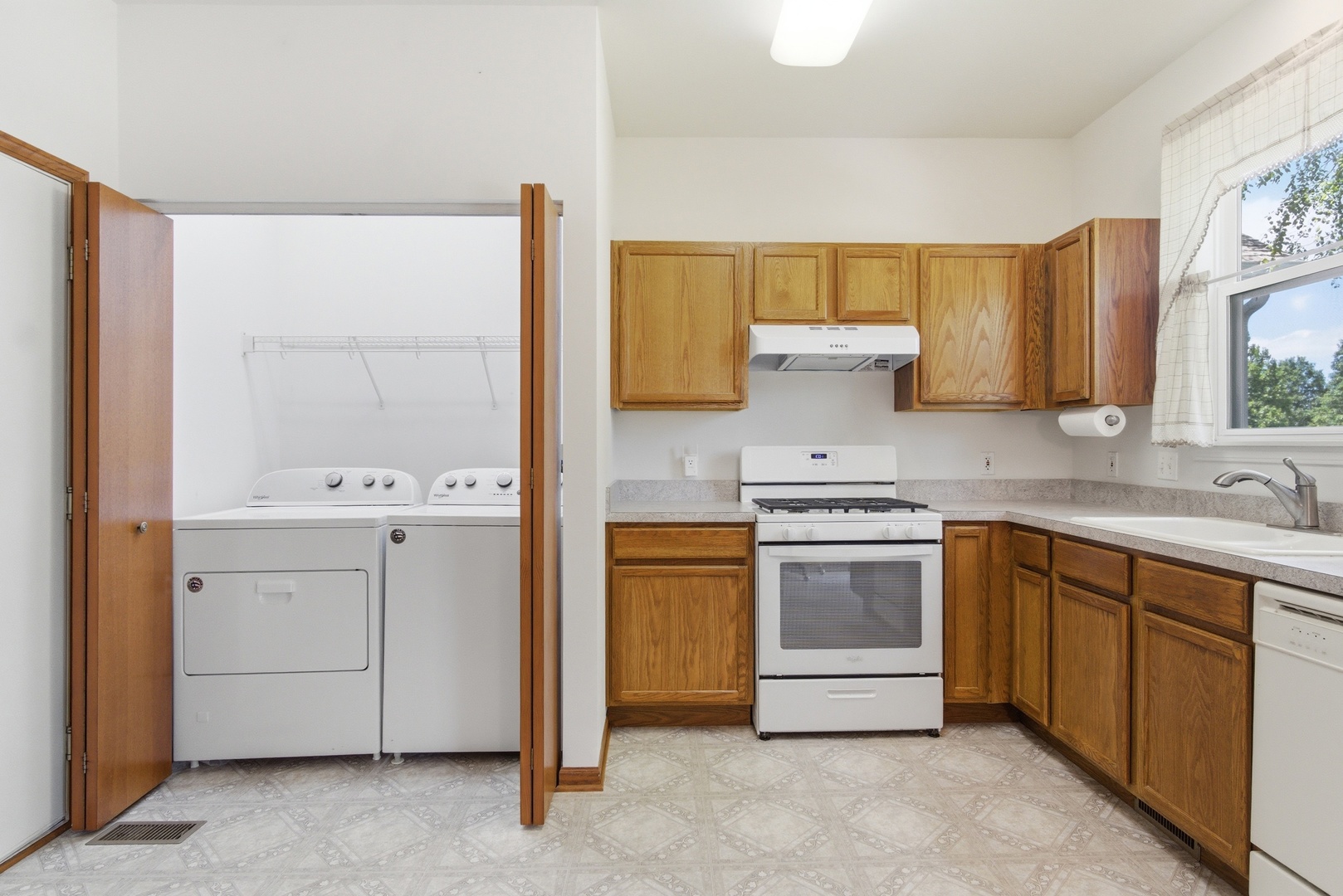 672 Cadillac Circle, Romeoville, IL 60446
