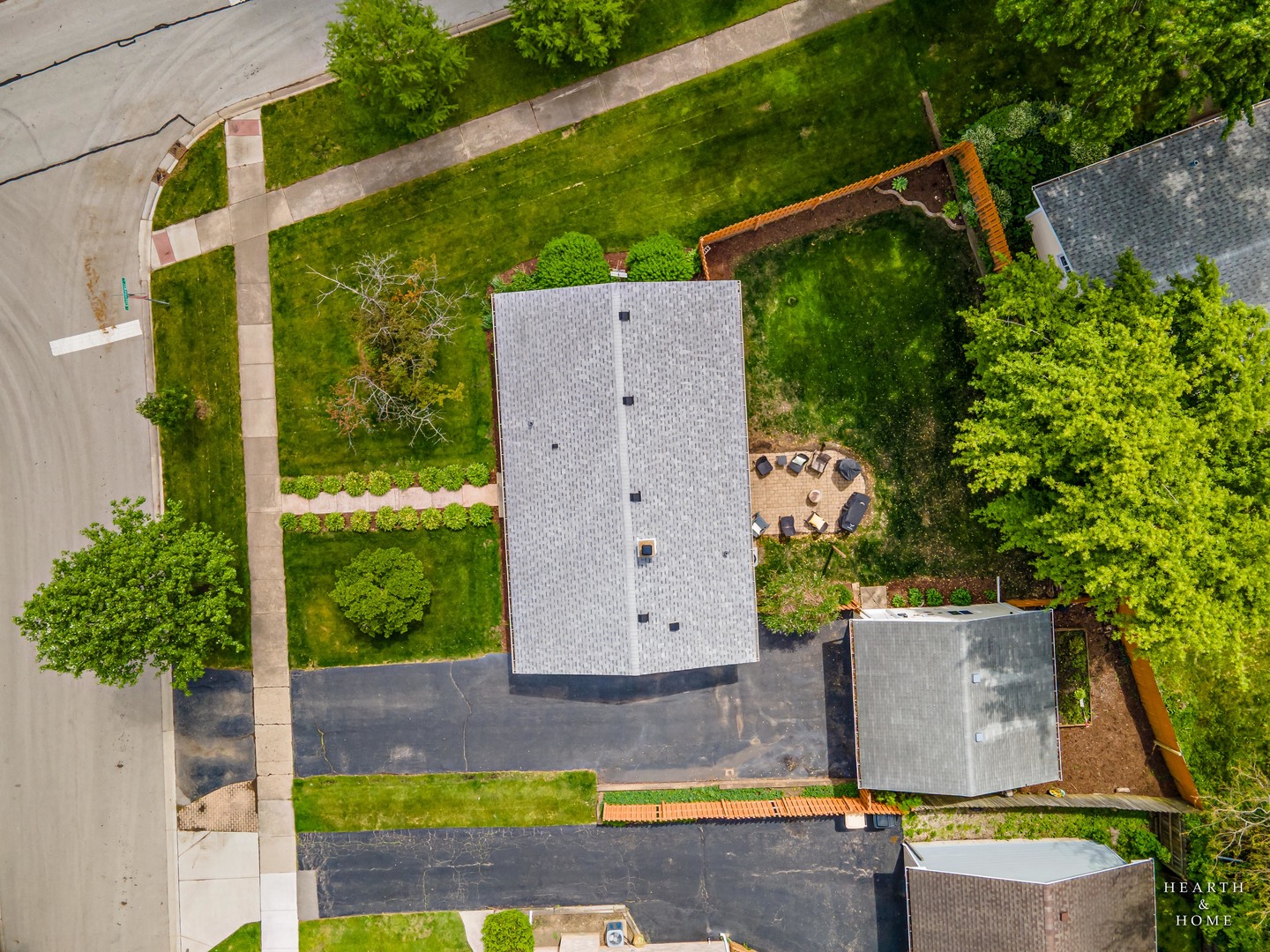 725 E Eisenhower Avenue, Palatine, IL 60074