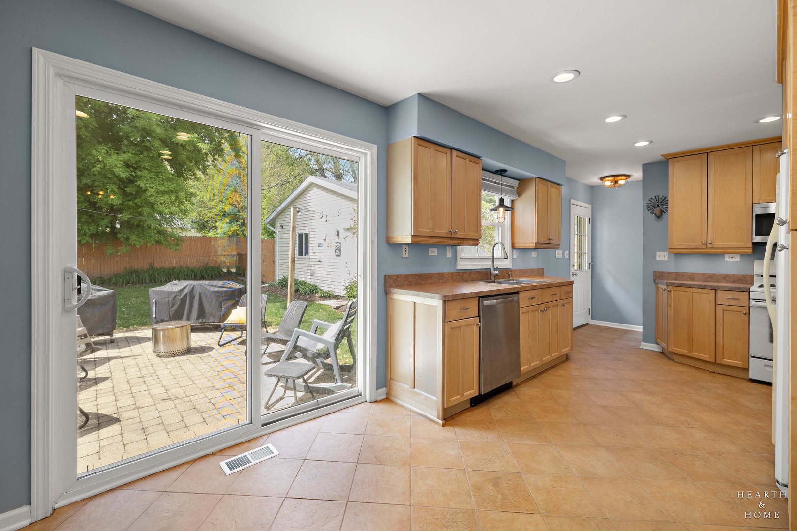 725 E Eisenhower Avenue, Palatine, IL 60074