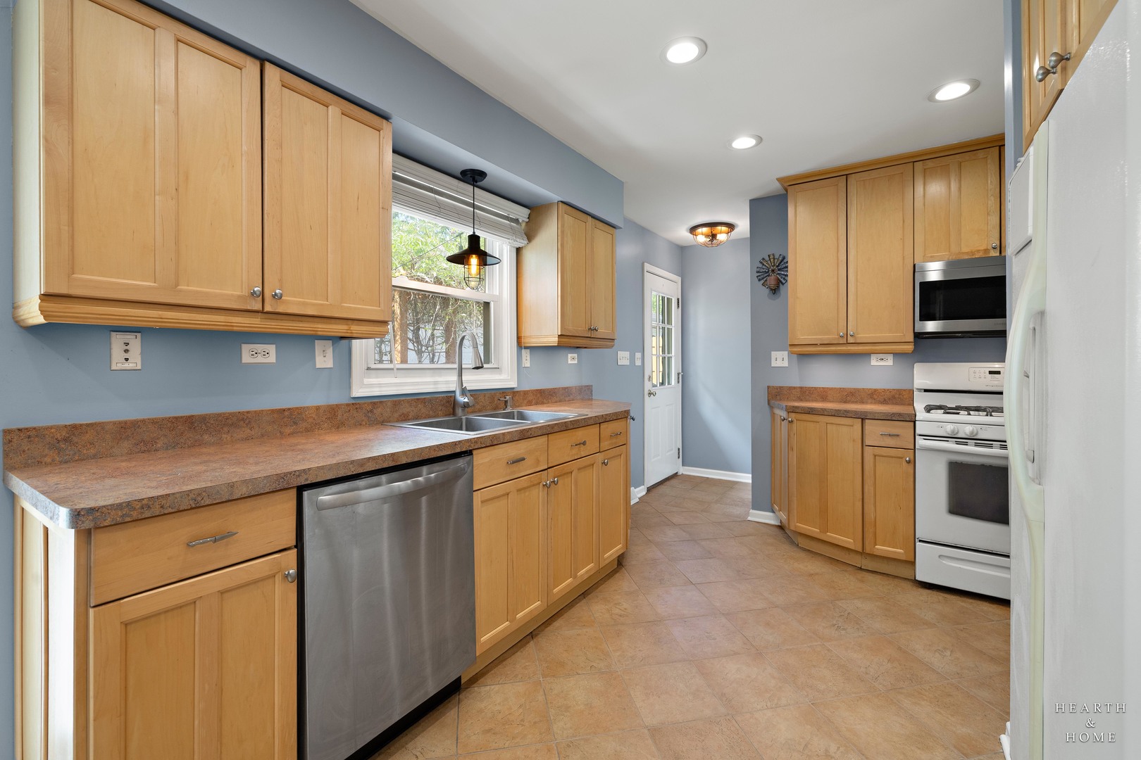 725 E Eisenhower Avenue, Palatine, IL 60074