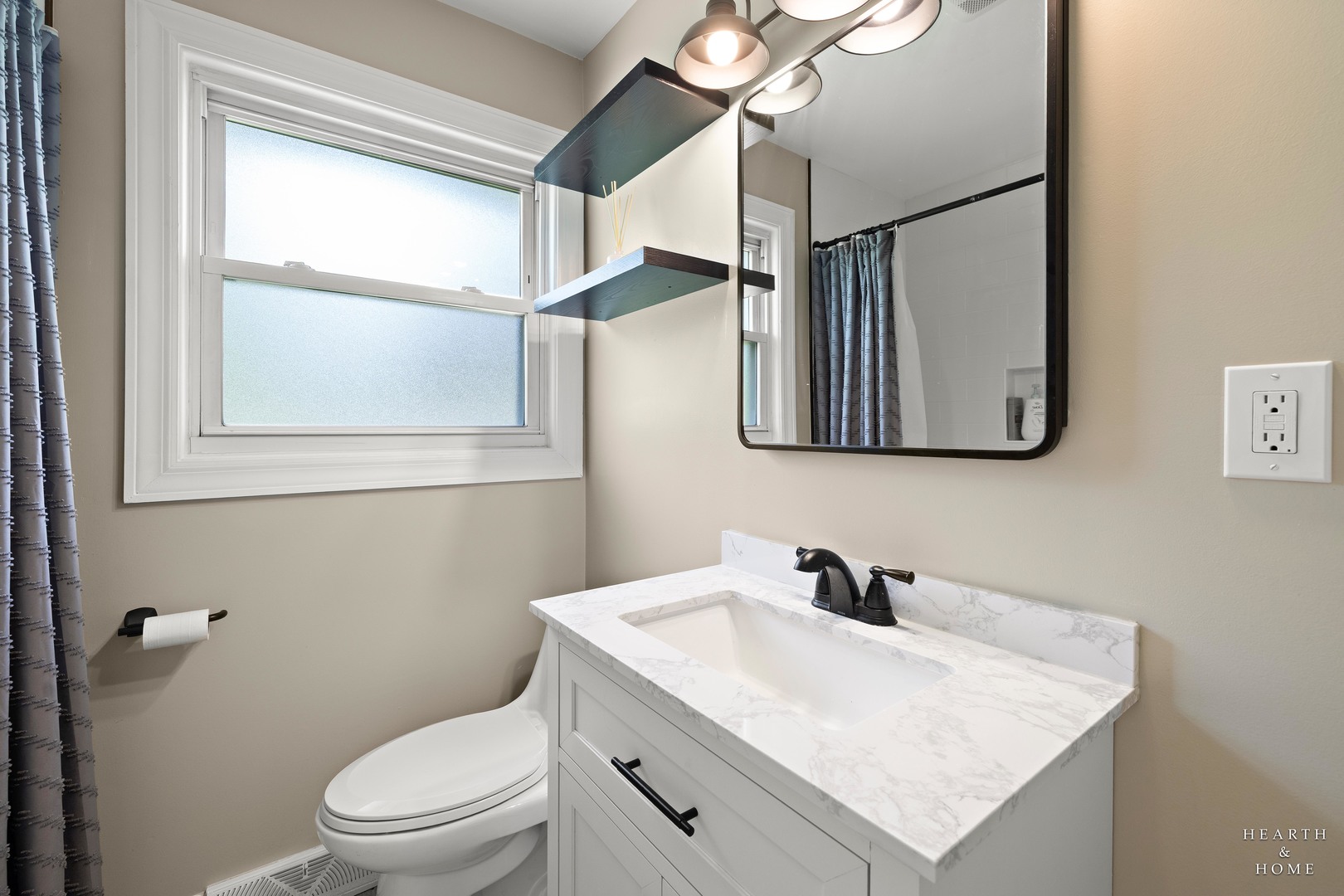 725 E Eisenhower Avenue, Palatine, IL 60074