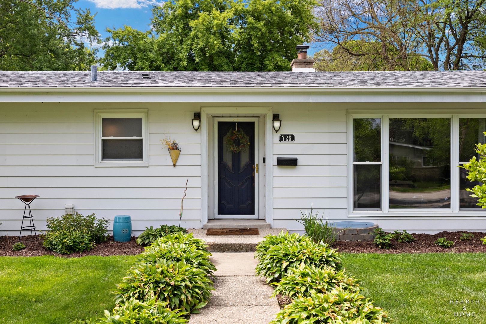 725 E Eisenhower Avenue, Palatine, IL 60074