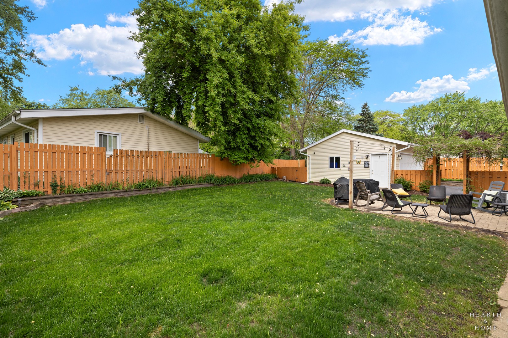 725 E Eisenhower Avenue, Palatine, IL 60074