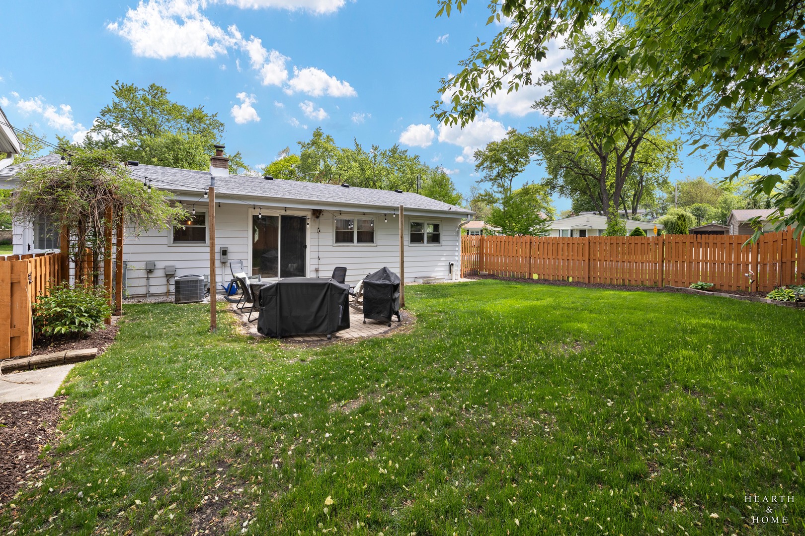 725 E Eisenhower Avenue, Palatine, IL 60074