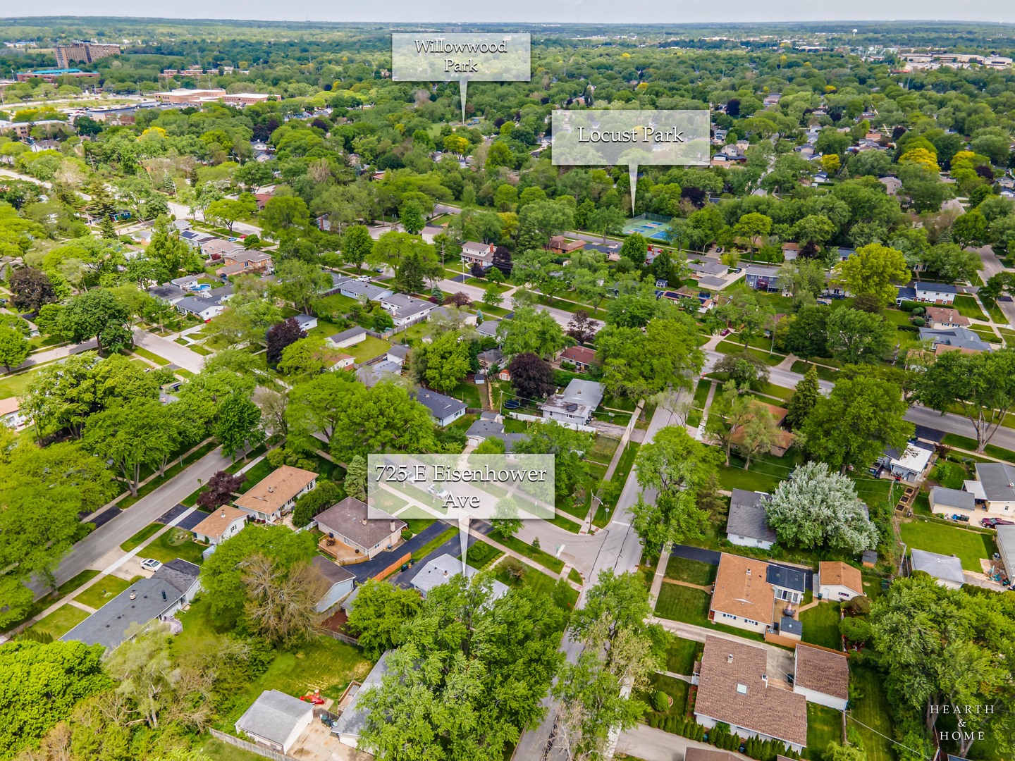 725 E Eisenhower Avenue, Palatine, IL 60074