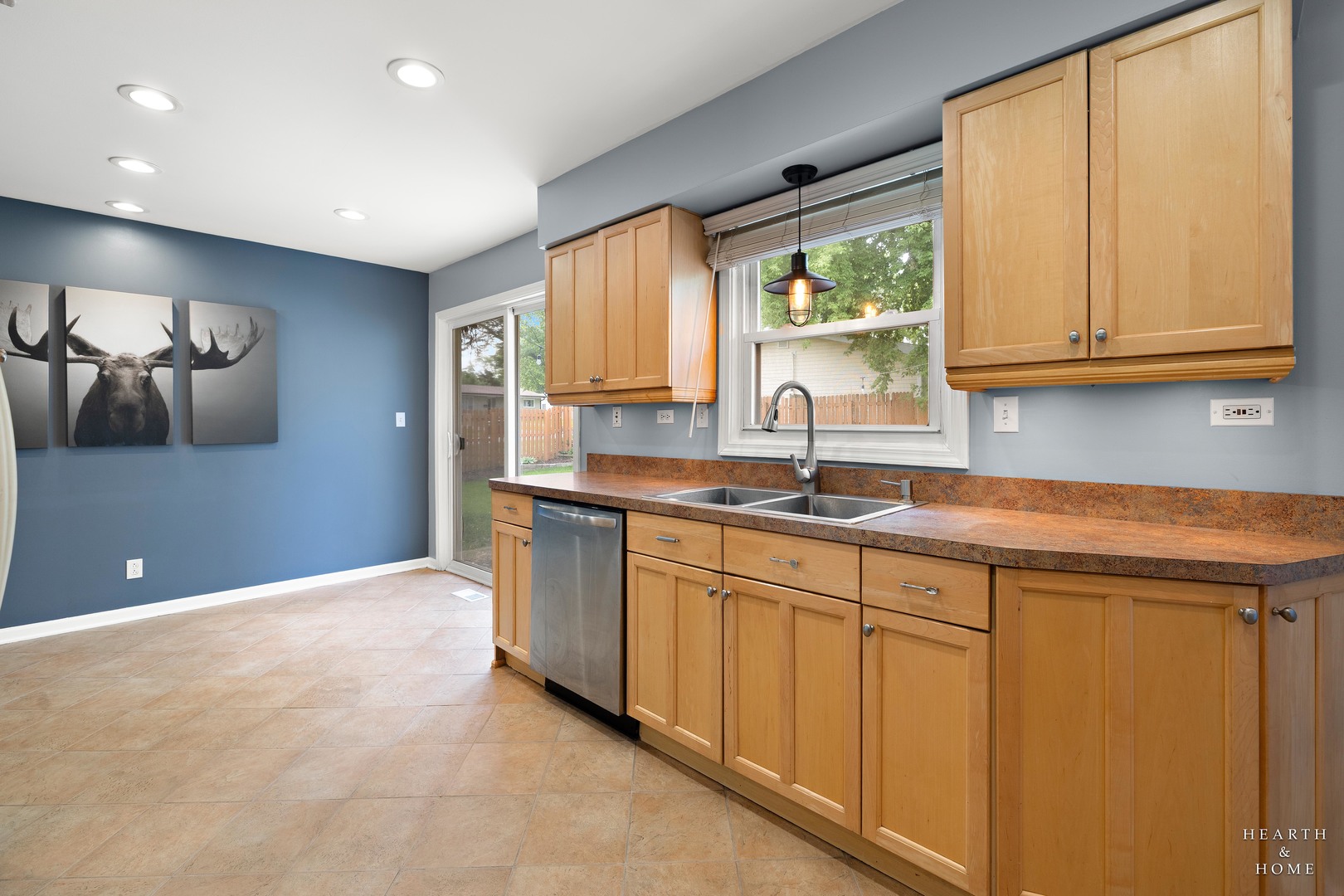 725 E Eisenhower Avenue, Palatine, IL 60074