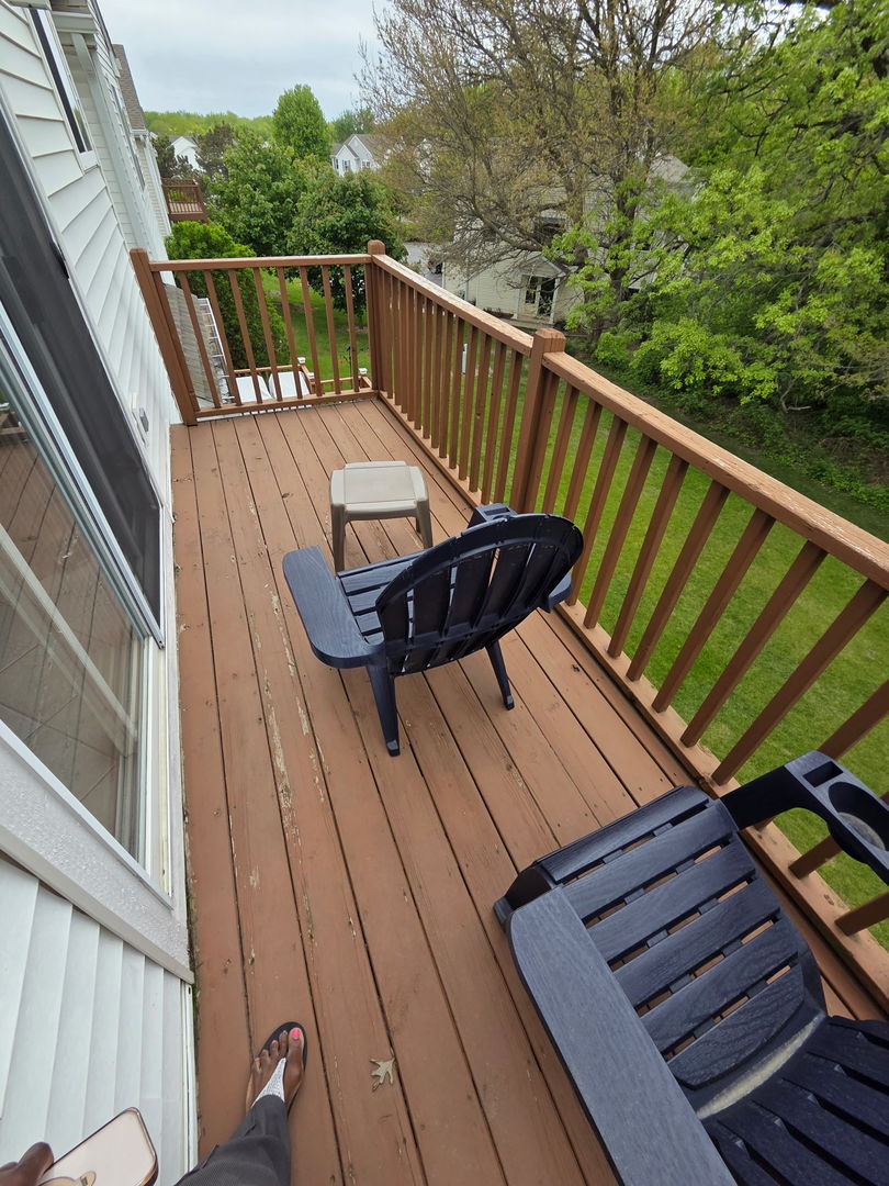 2260 Woodside Drive, Carpentersville, IL 60110