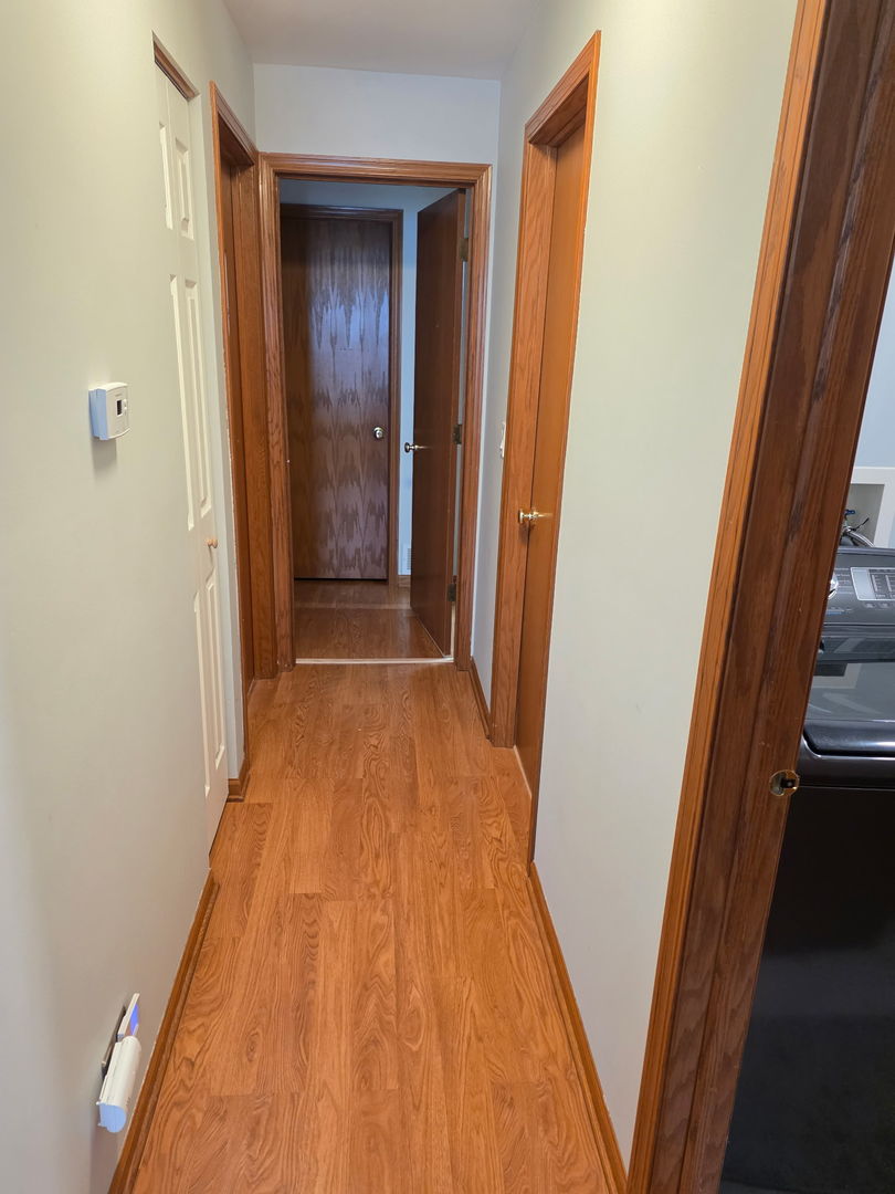 2260 Woodside Drive, Carpentersville, IL 60110