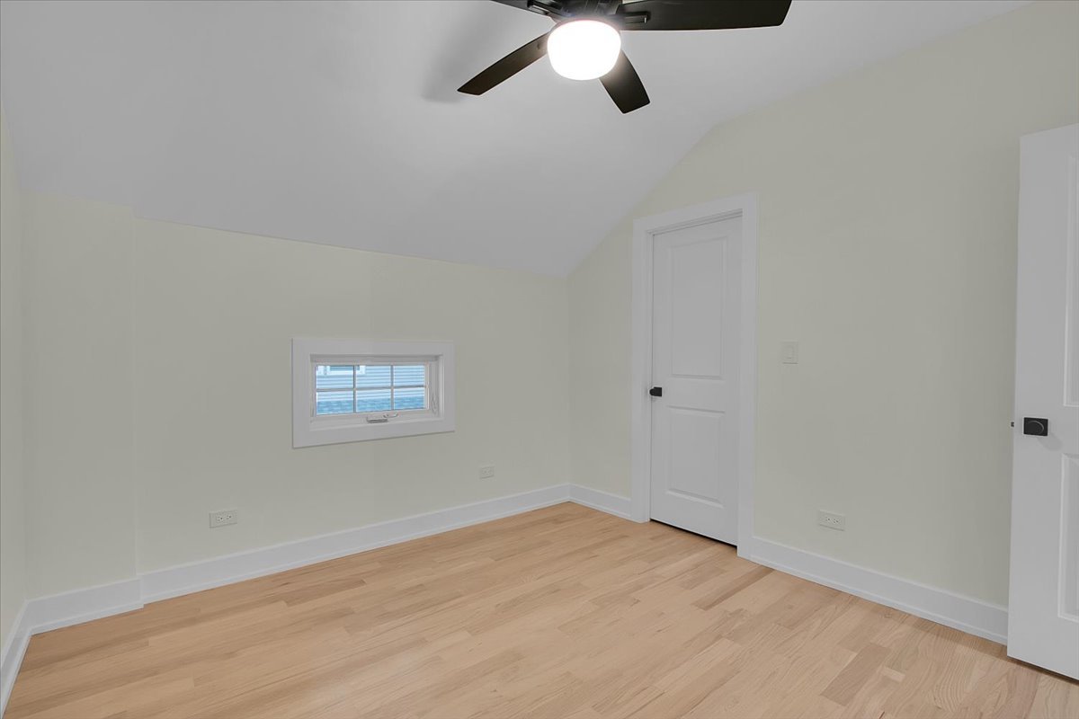 4036 W Warwick Avenue, Chicago, IL 60641