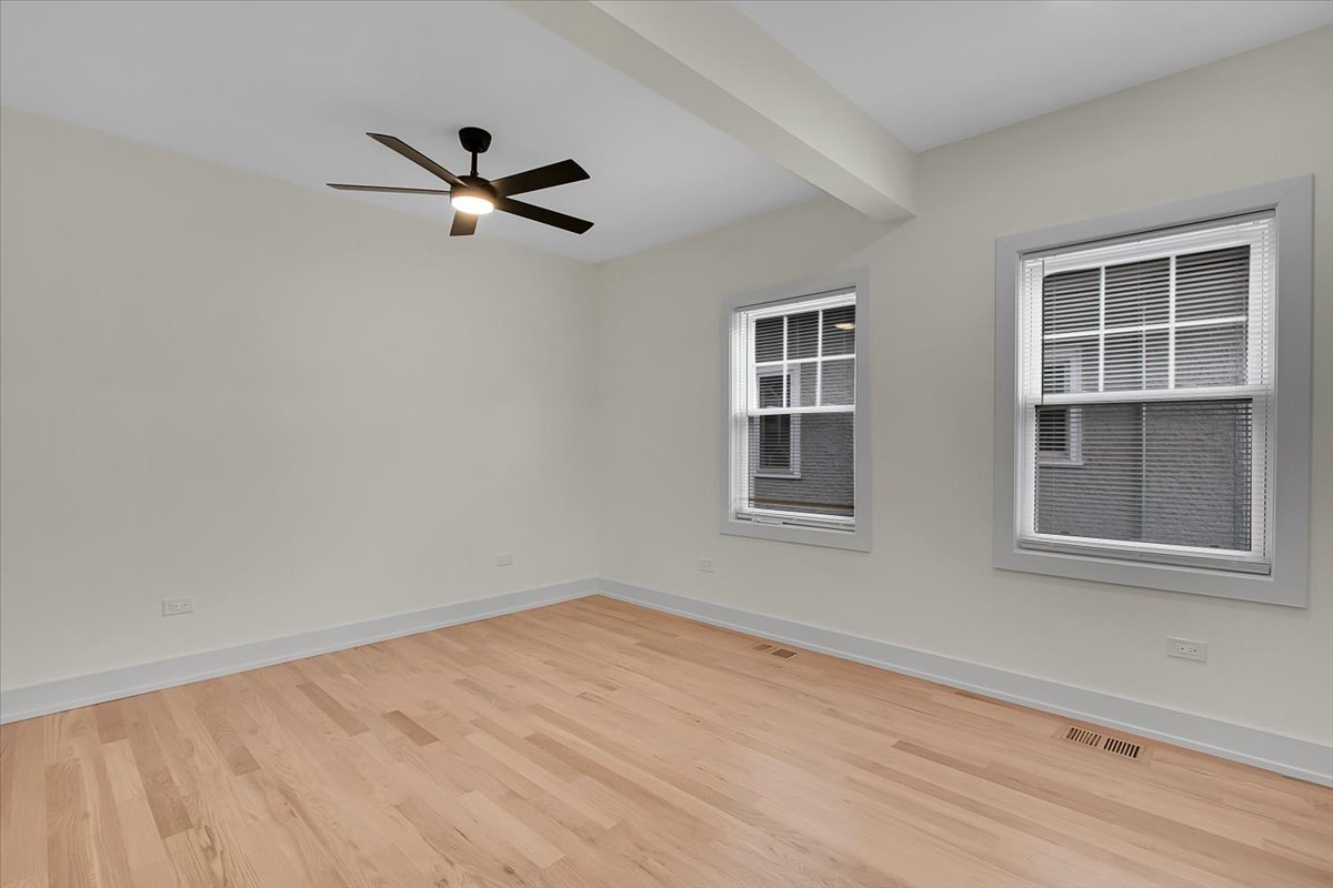 4036 W Warwick Avenue, Chicago, IL 60641