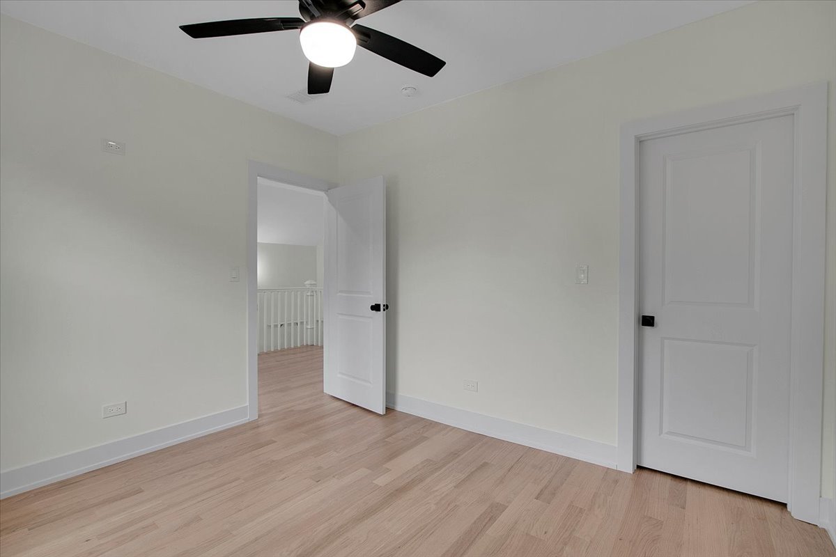 4036 W Warwick Avenue, Chicago, IL 60641