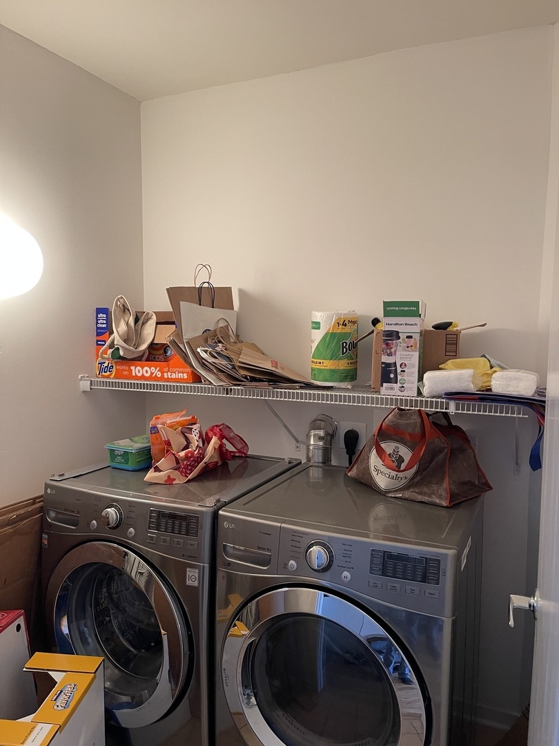 807 DAVIS Street #1307, Evanston, IL 60201