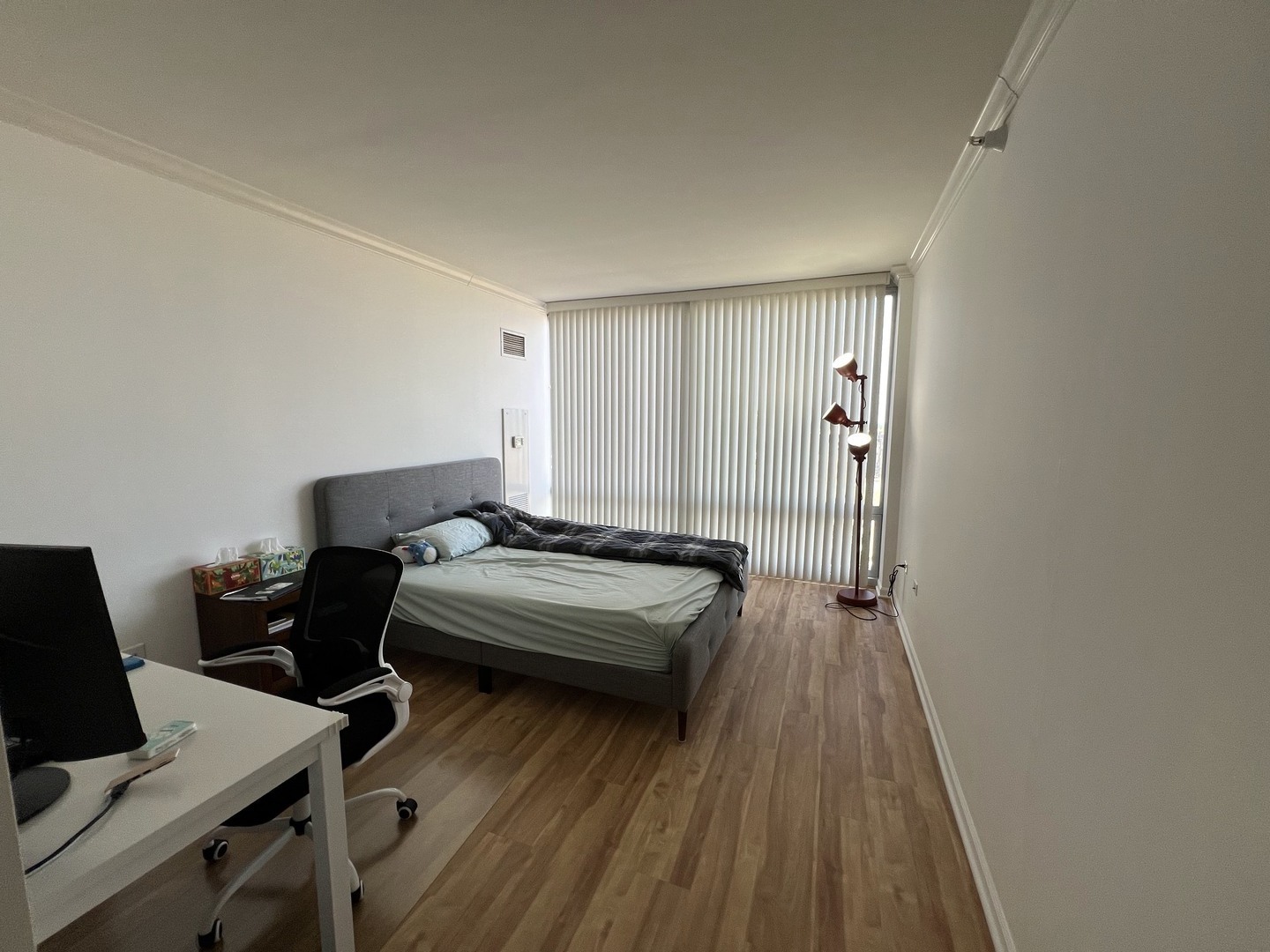 807 DAVIS Street #1307, Evanston, IL 60201