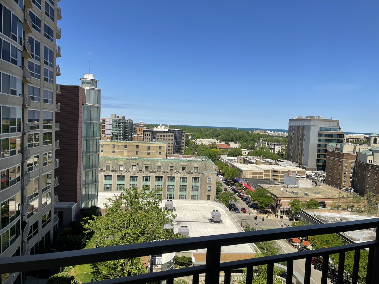 807 DAVIS Street #1307, Evanston, IL 60201