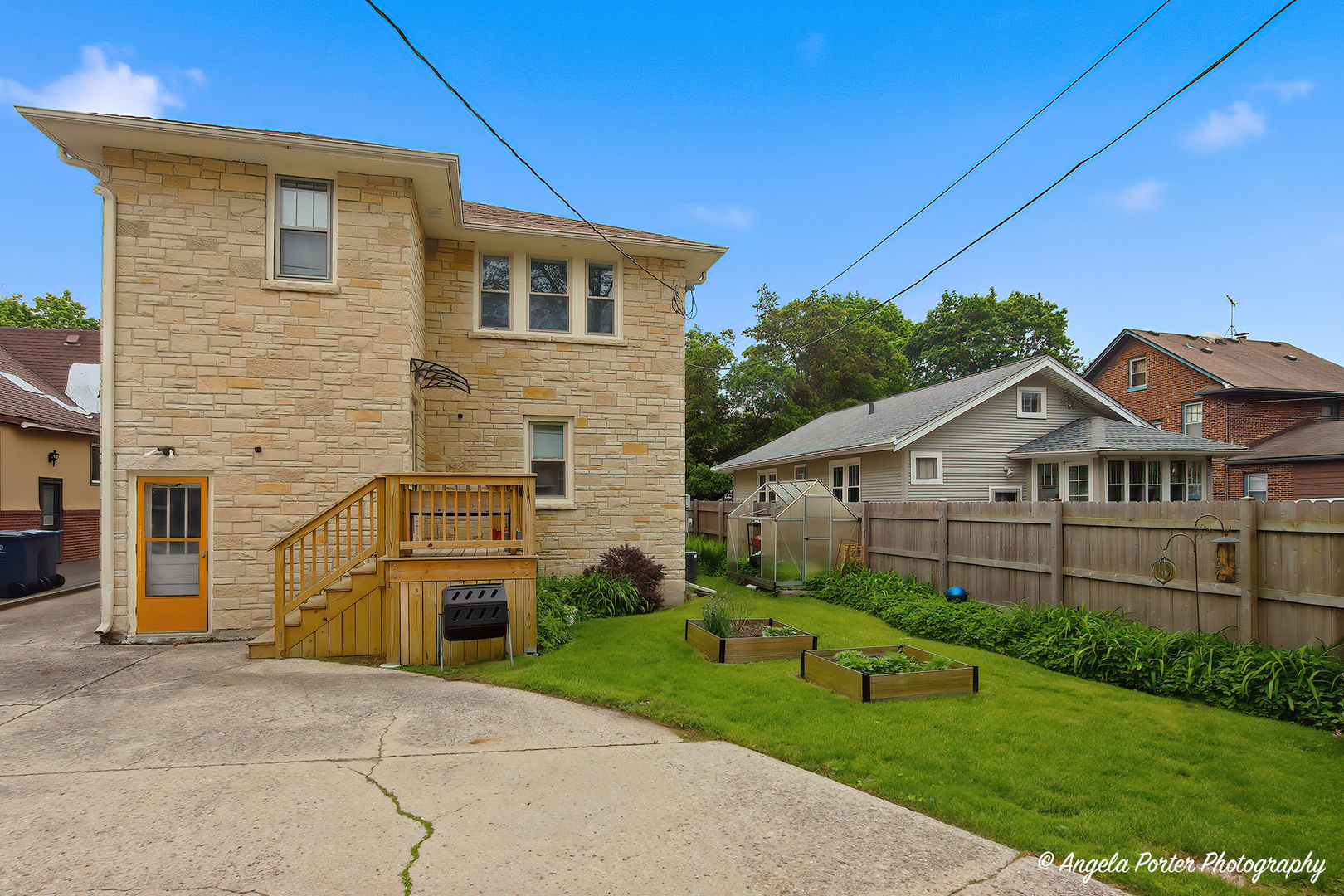 1608 Henry Place, Waukegan, IL 60085