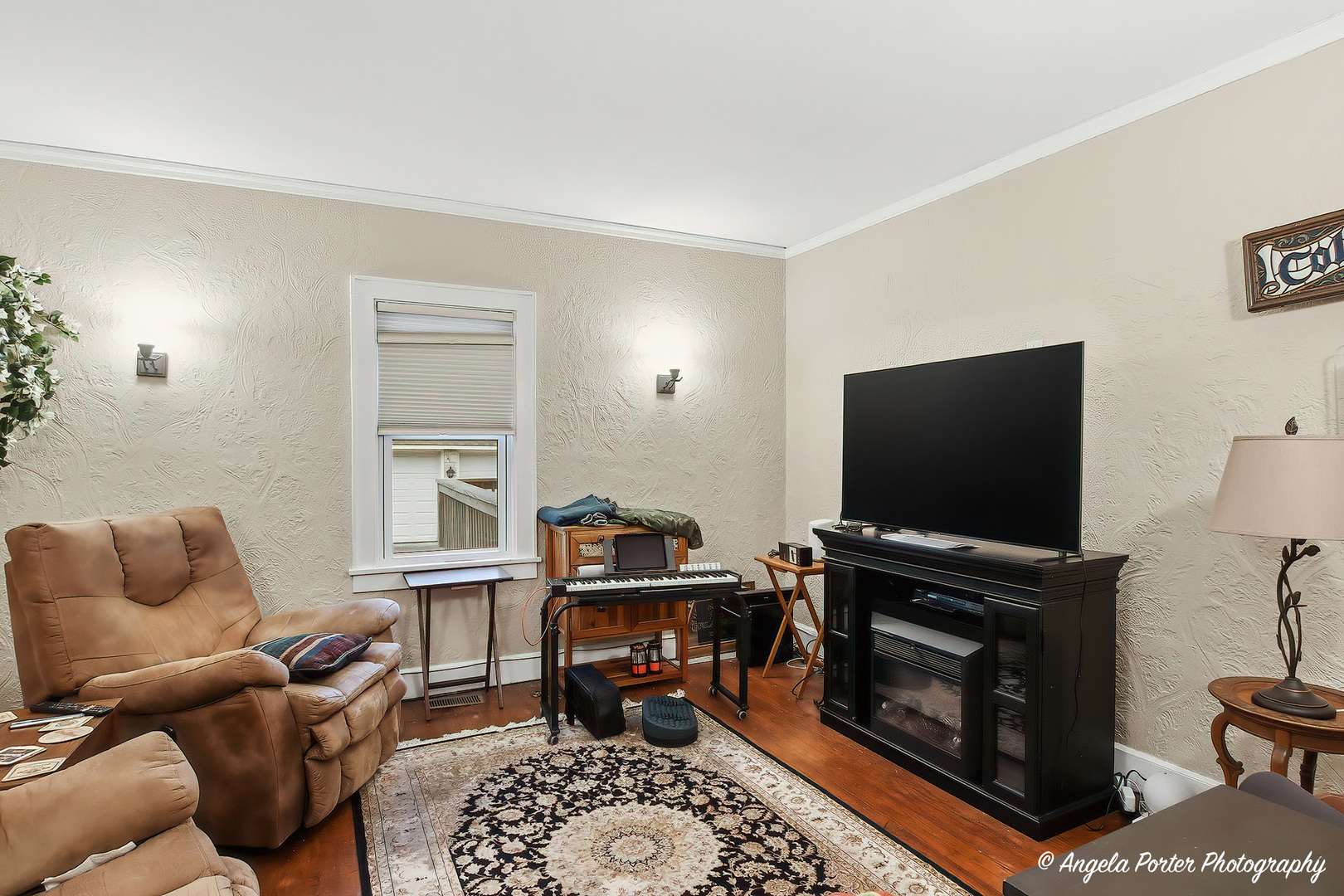 1608 Henry Place, Waukegan, IL 60085