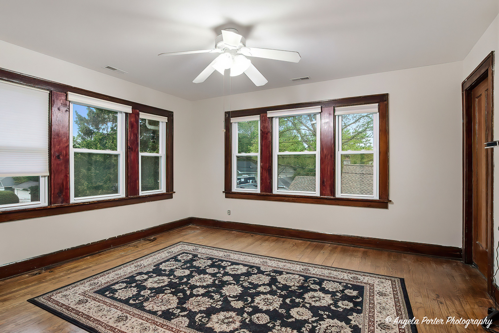 1608 Henry Place, Waukegan, IL 60085