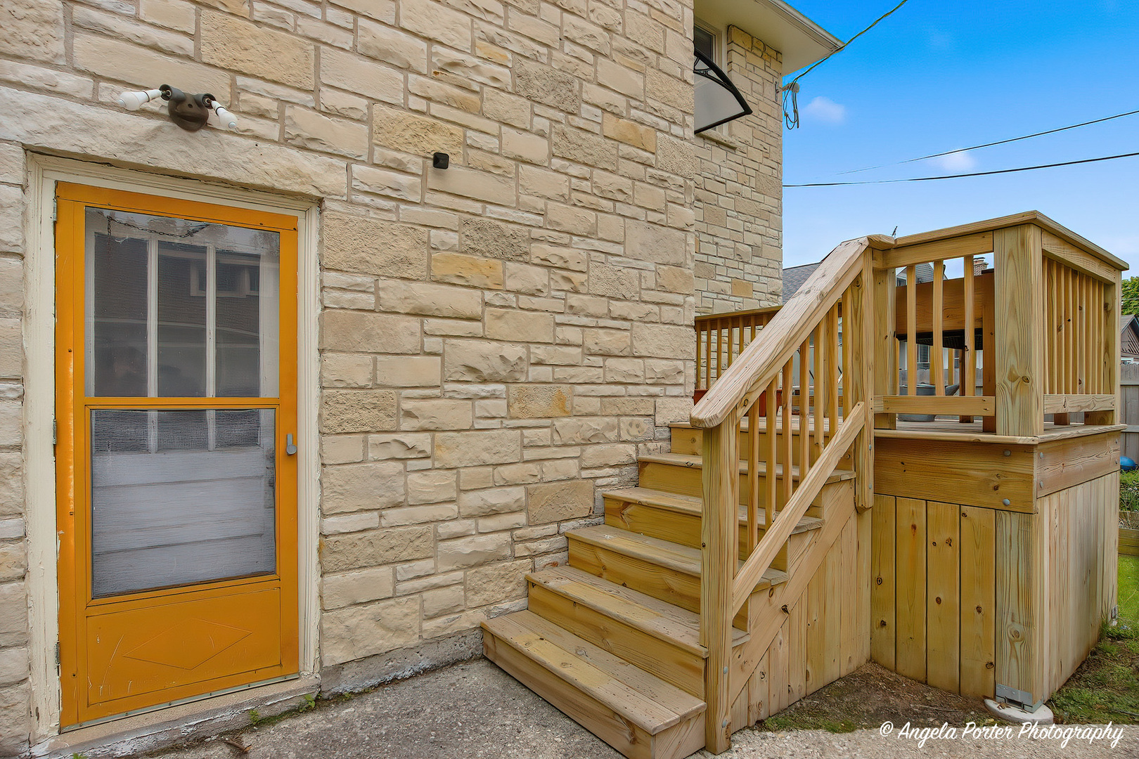 1608 Henry Place, Waukegan, IL 60085