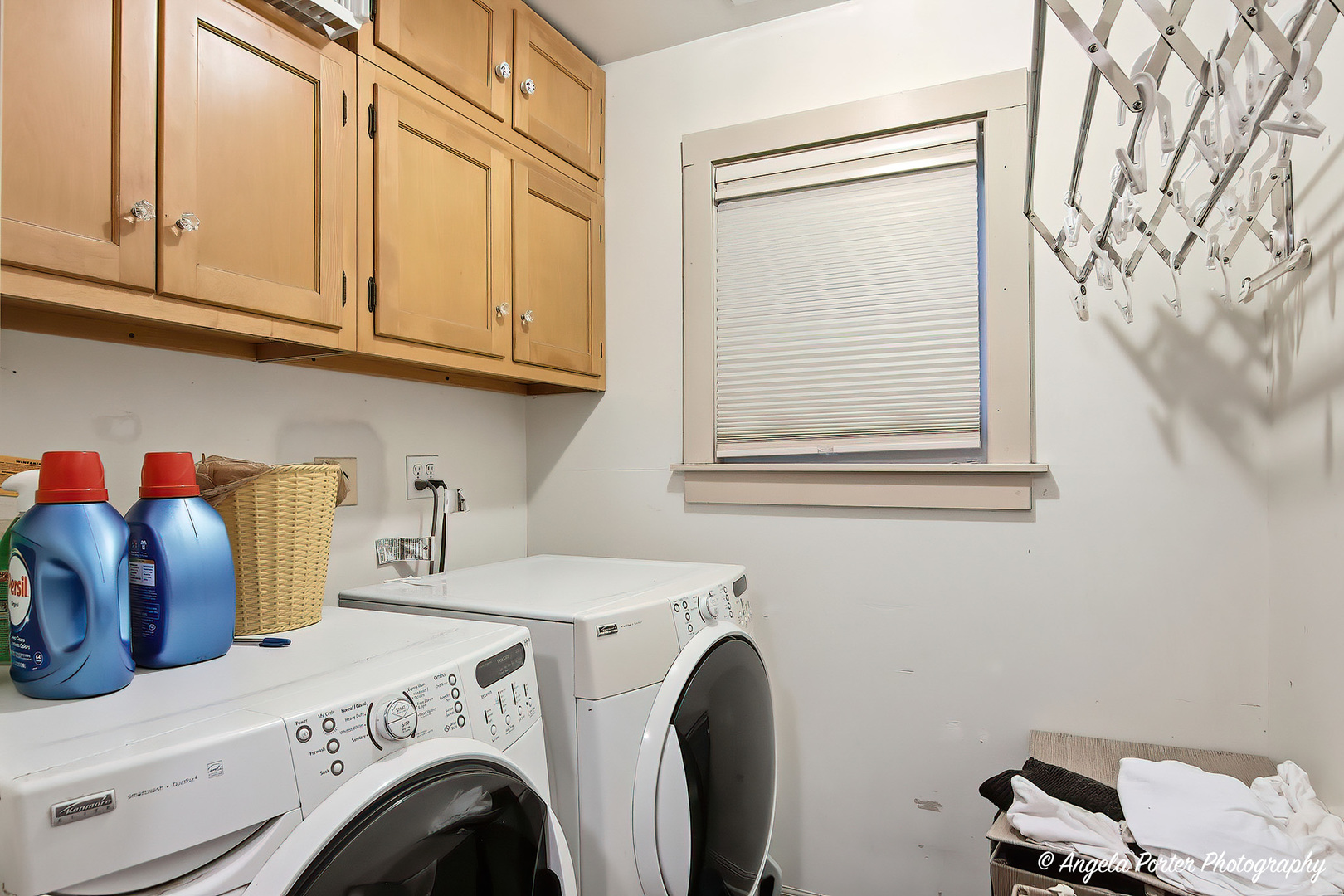 1608 Henry Place, Waukegan, IL 60085