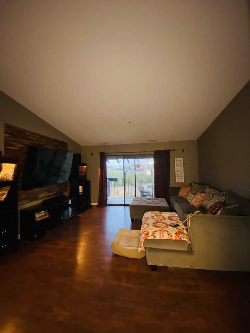 21W581 North Avenue #83, Lombard, IL 60148