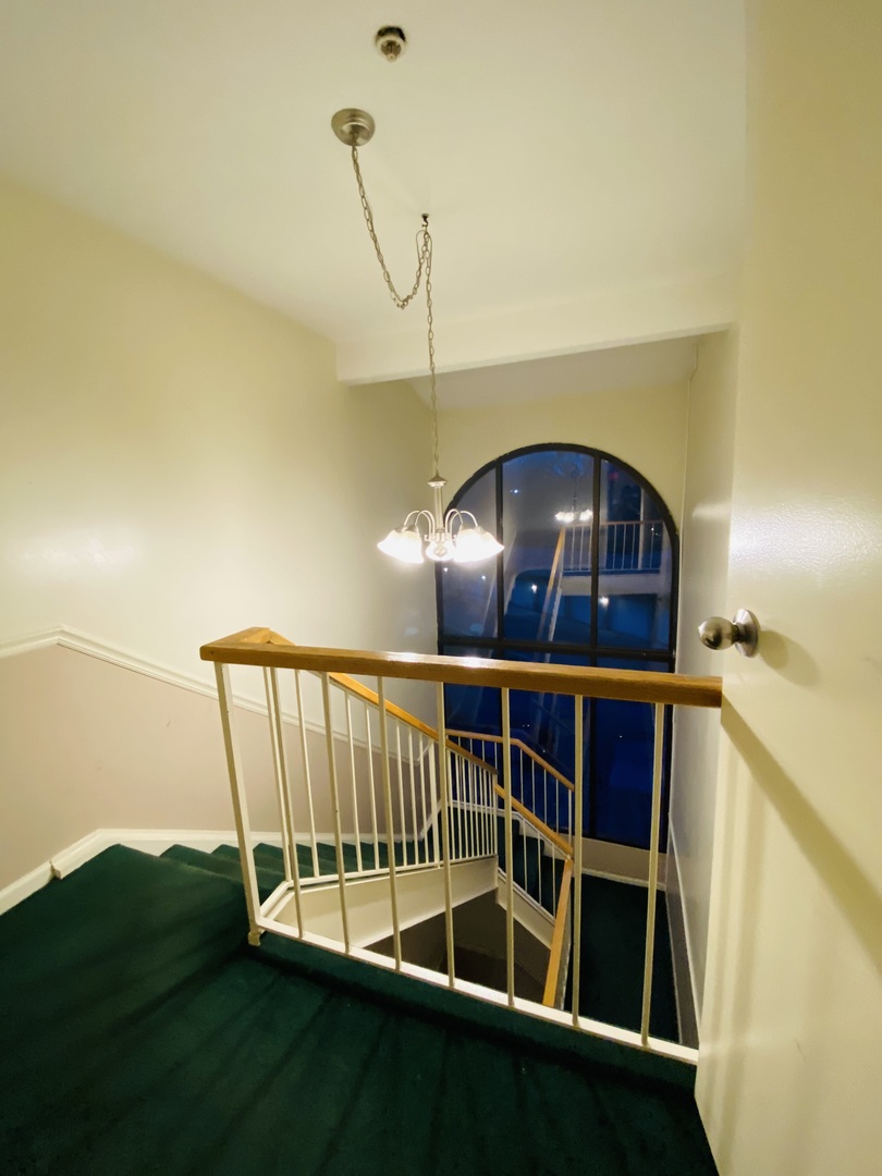 21W581 North Avenue #83, Lombard, IL 60148