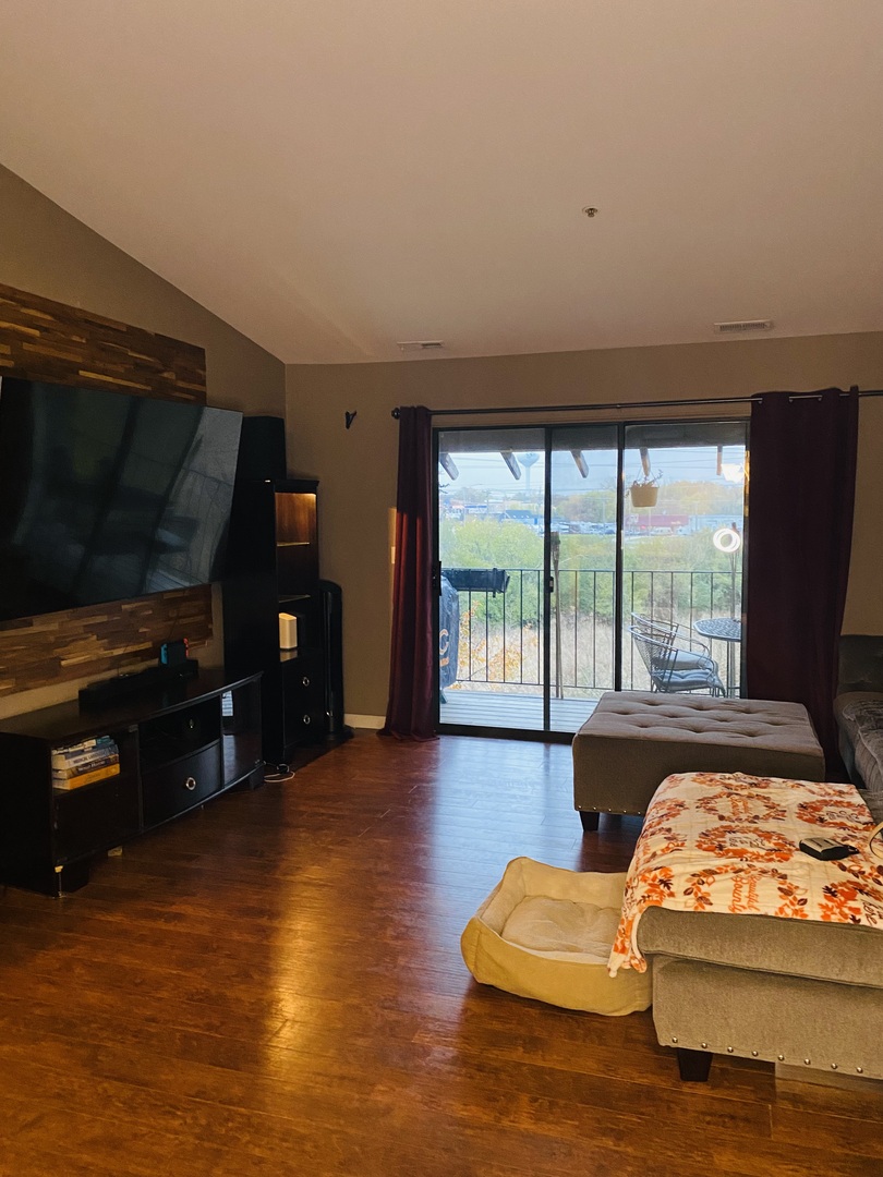 21W581 North Avenue #83, Lombard, IL 60148