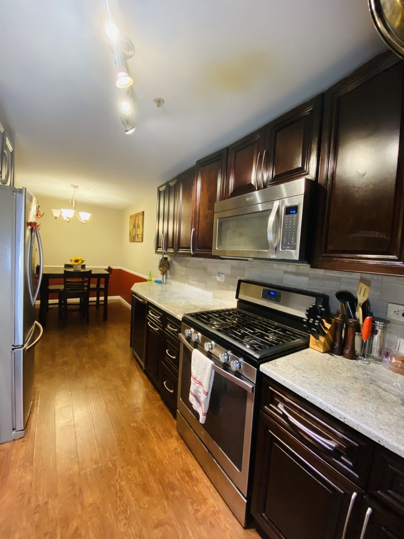 21W581 North Avenue #83, Lombard, IL 60148