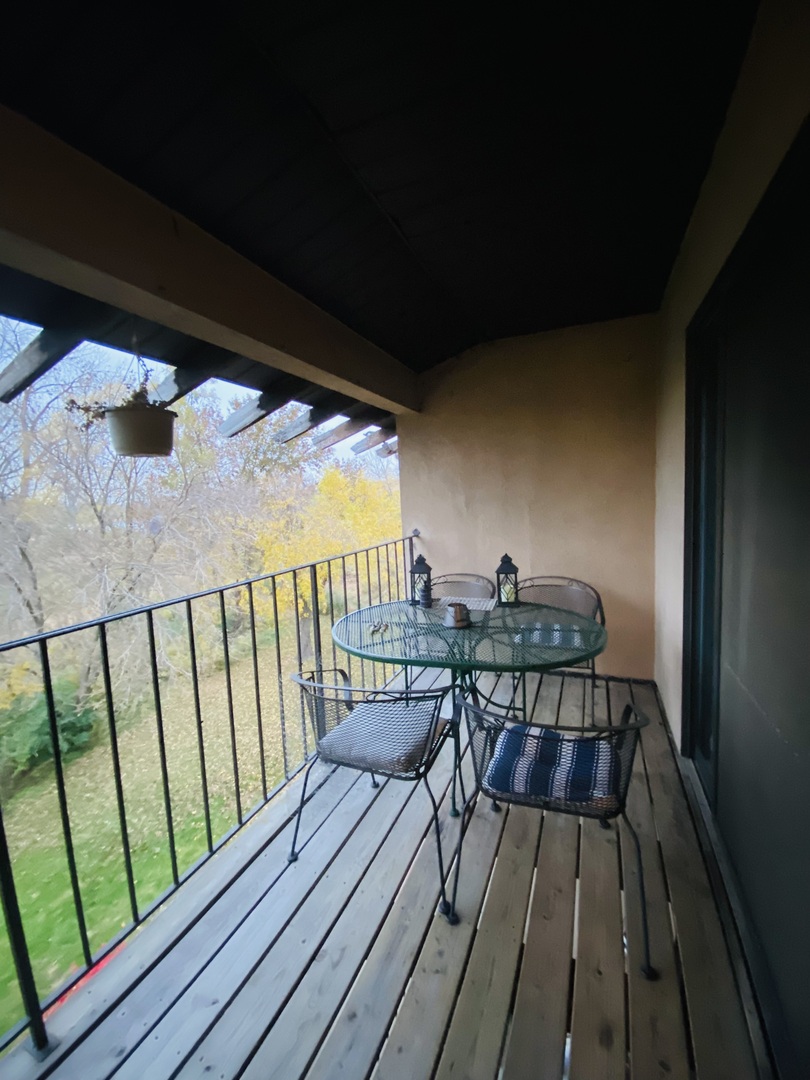 21W581 North Avenue #83, Lombard, IL 60148