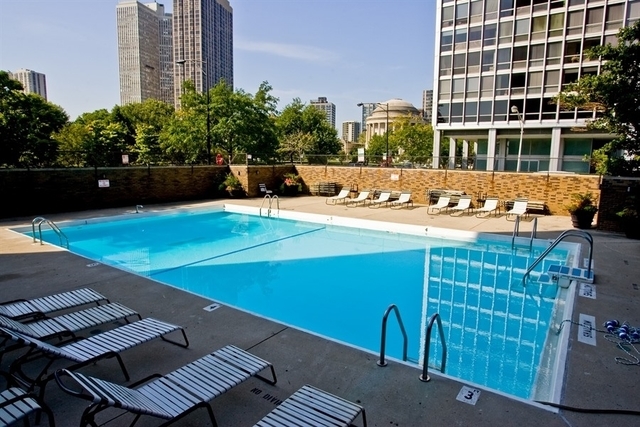 2800 N Lake Shore Drive #2813, Chicago, IL 60657