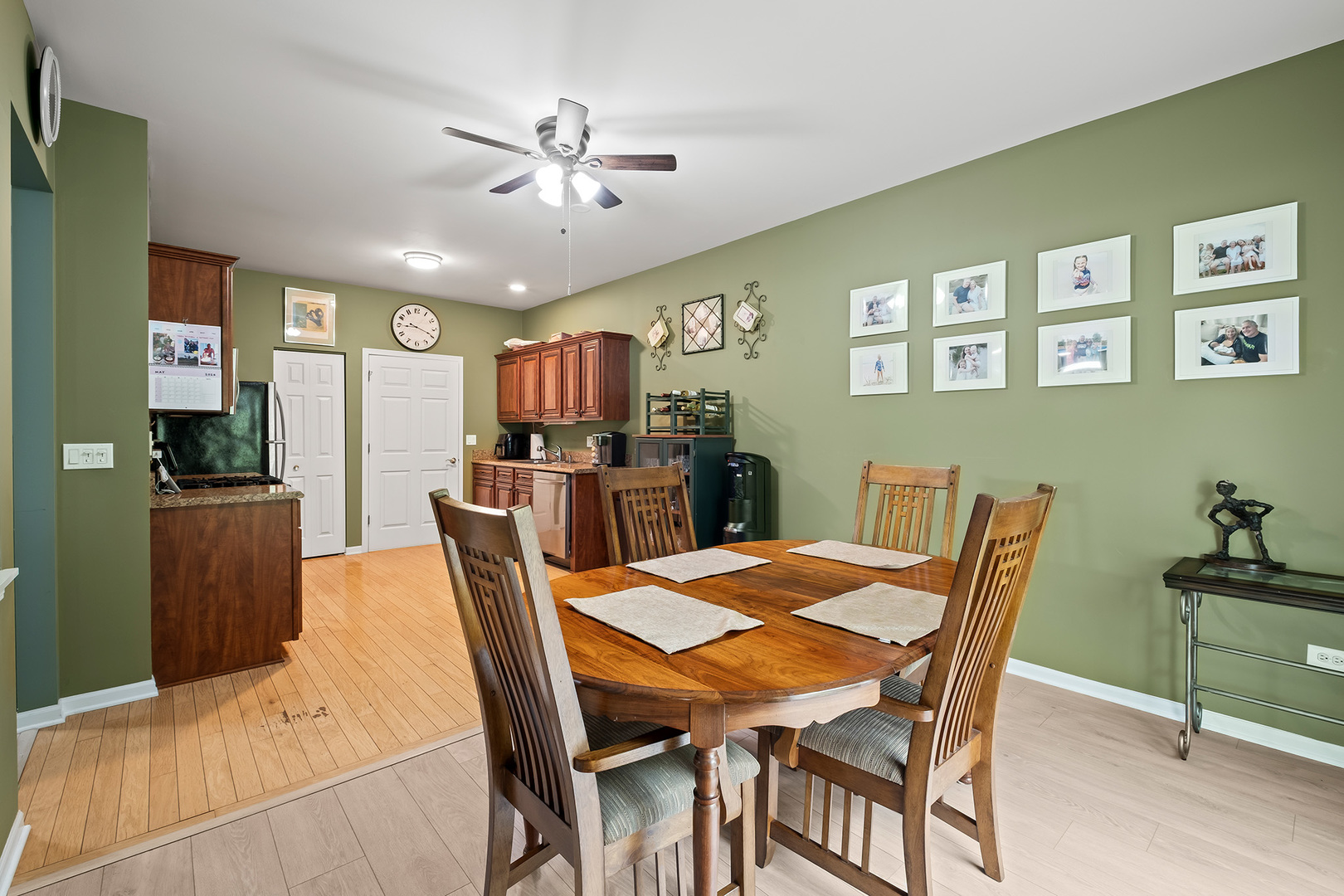 21445 W Douglas Lane, Plainfield, IL 60544