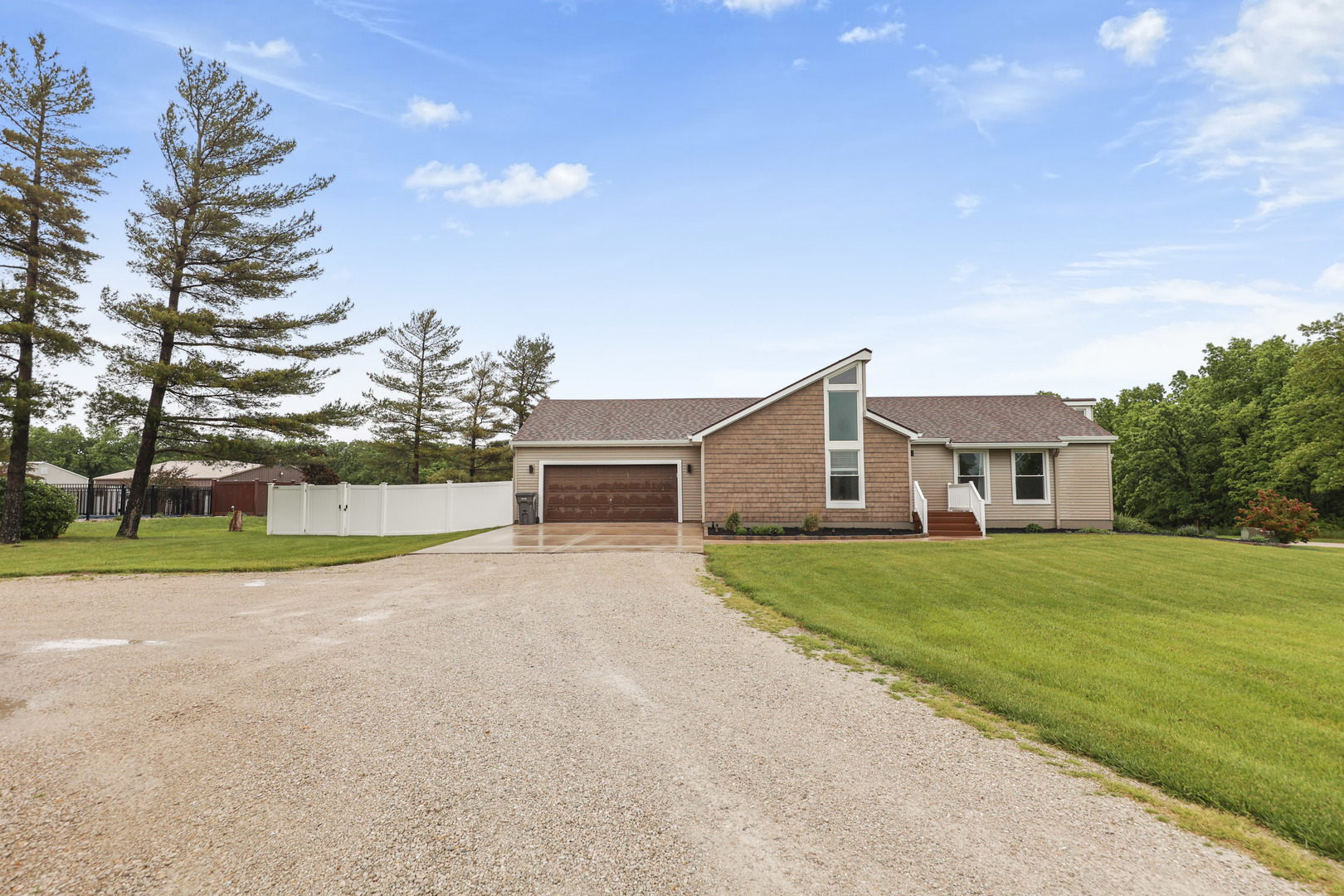 2433 E 2850th Road, Marseilles, IL 61341