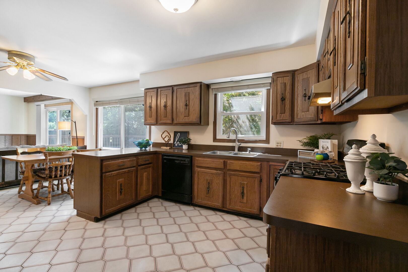 908 Firth Road, Mundelein, IL 60060