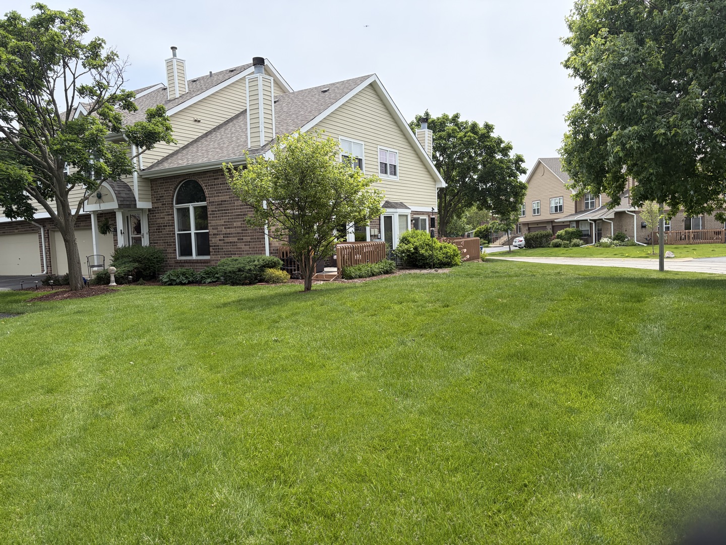 1511 Barrymore Drive, Darien, IL 60561