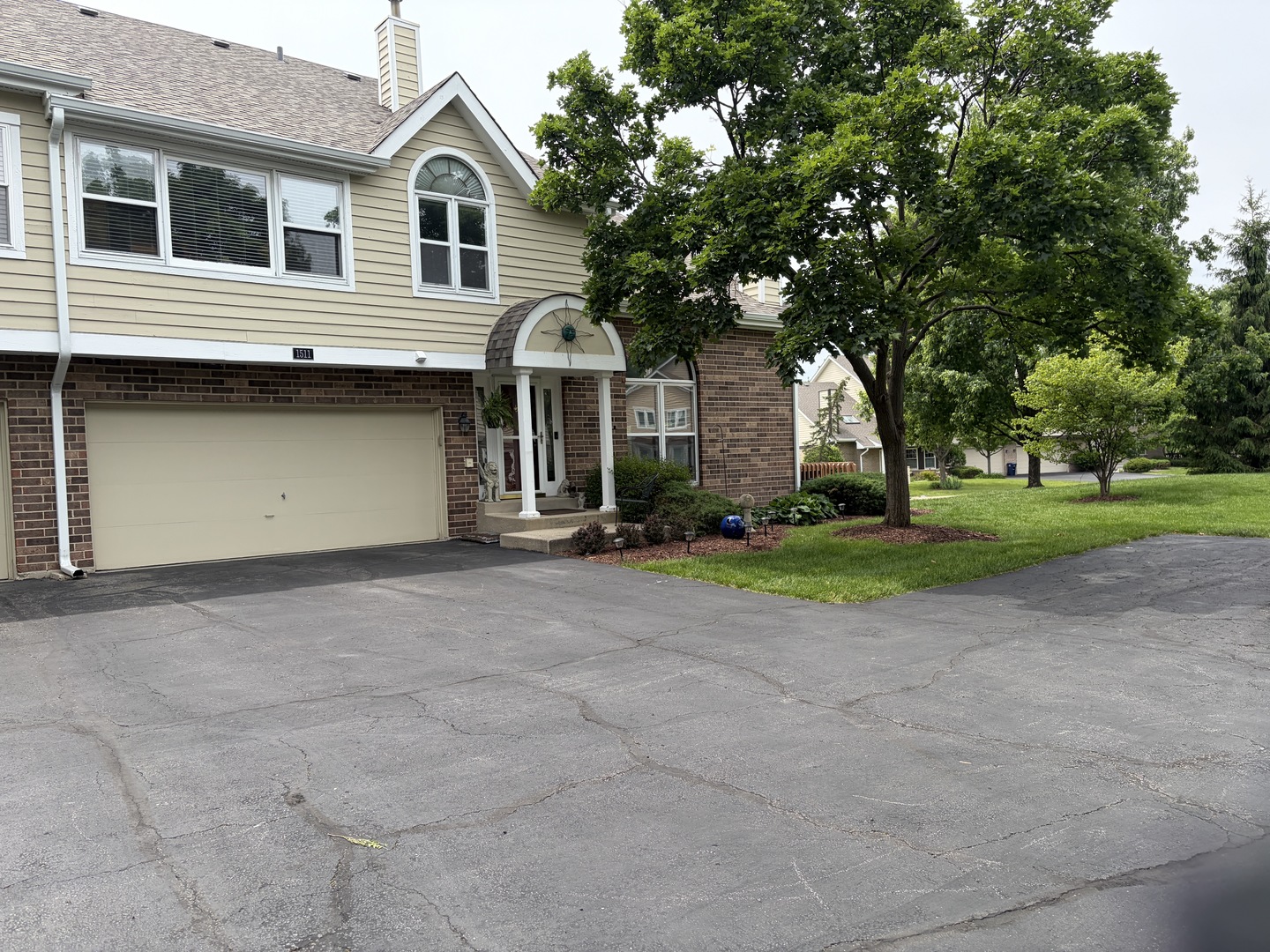 1511 Barrymore Drive, Darien, IL 60561