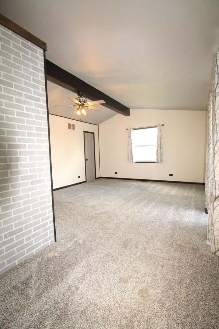 33970 Rebecca Road, Kingston, IL 60145