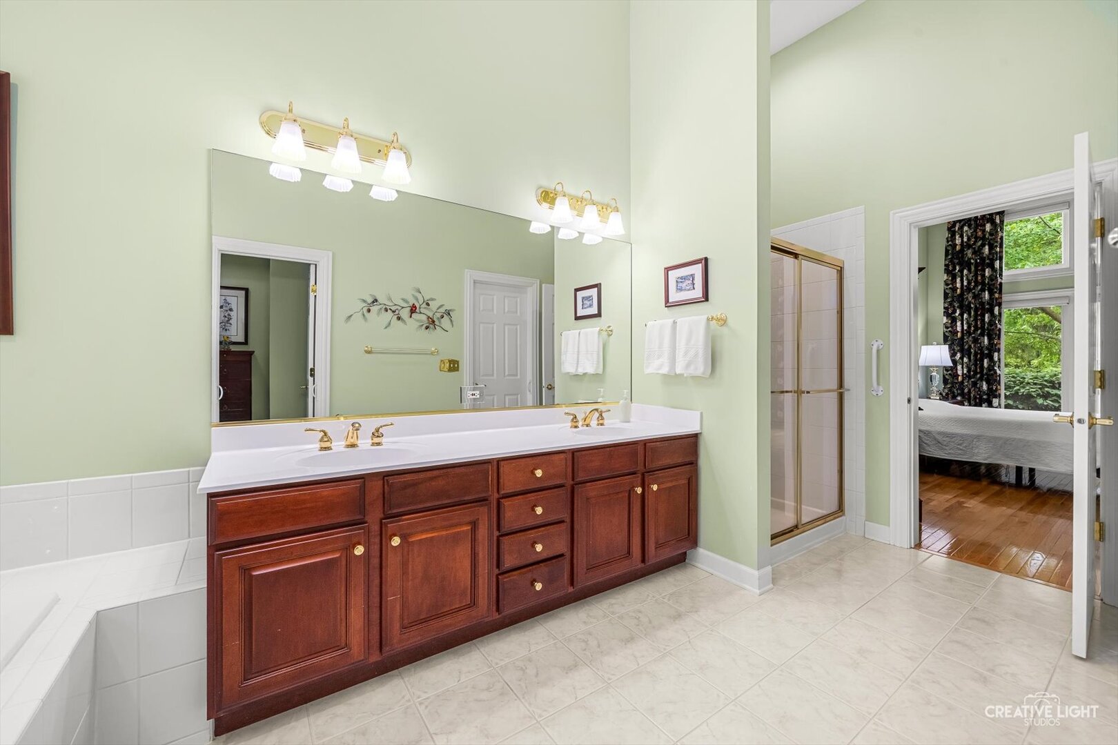 2311 Woodglen Court, Aurora, IL 60502