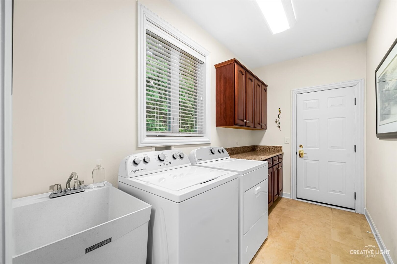 2311 Woodglen Court, Aurora, IL 60502