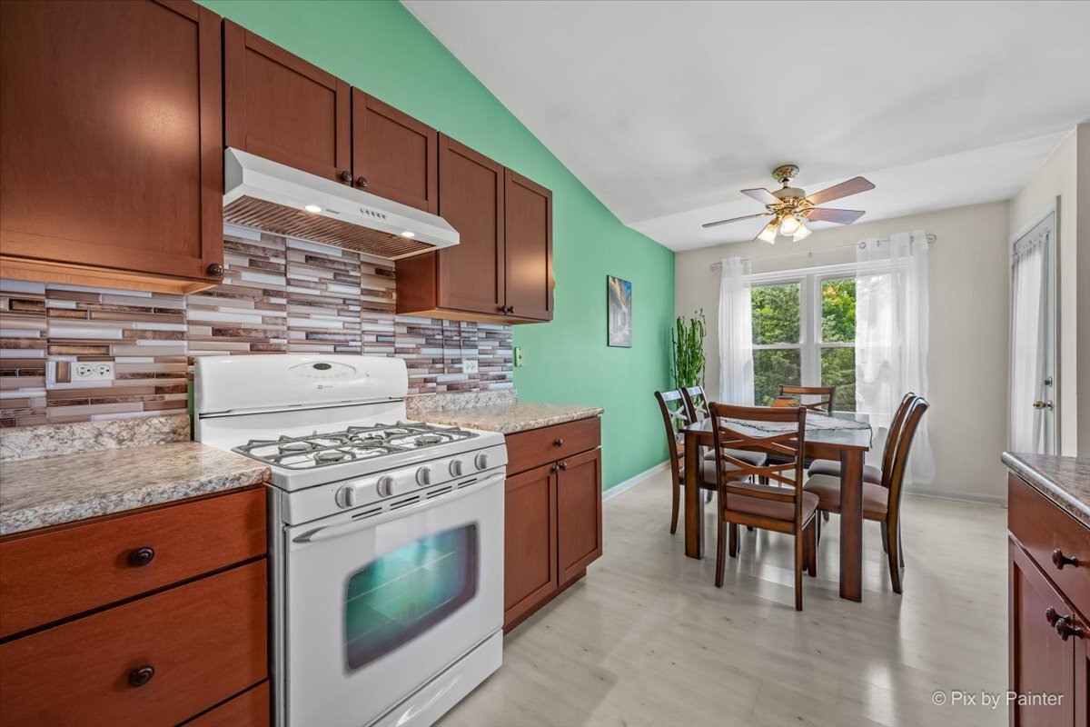1101 Yorkshire Court #D, Elgin, IL 60120